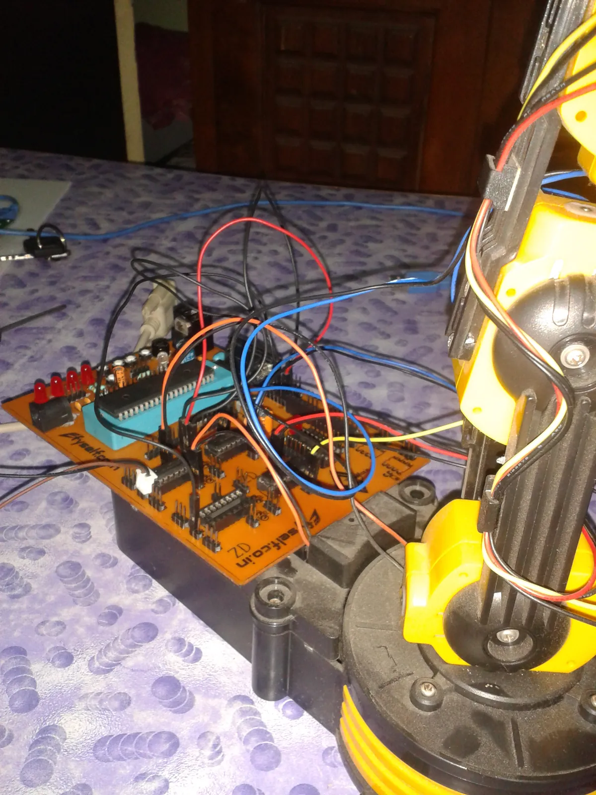 Robotic Arm — 8051 Manipulator photo 4